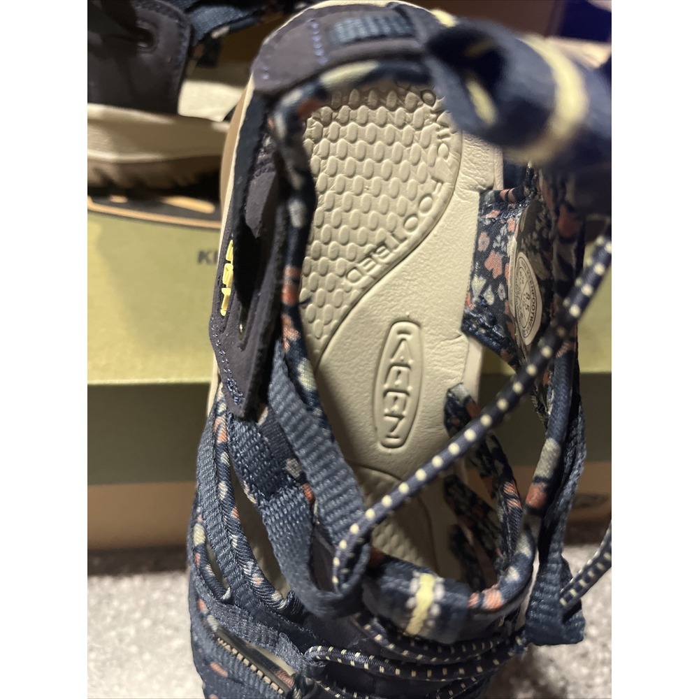 Woman's Sandals KEEN Whisper Size 8.5 NEW IN BOX. Navy/ Birch - Picture 2 of 14